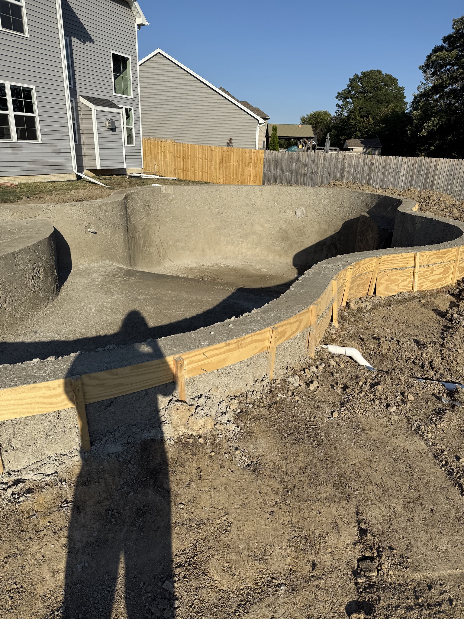 Rock-Solid Artistry: The 100-Ton Foundation of a Perfect Pool Deck - Image 2