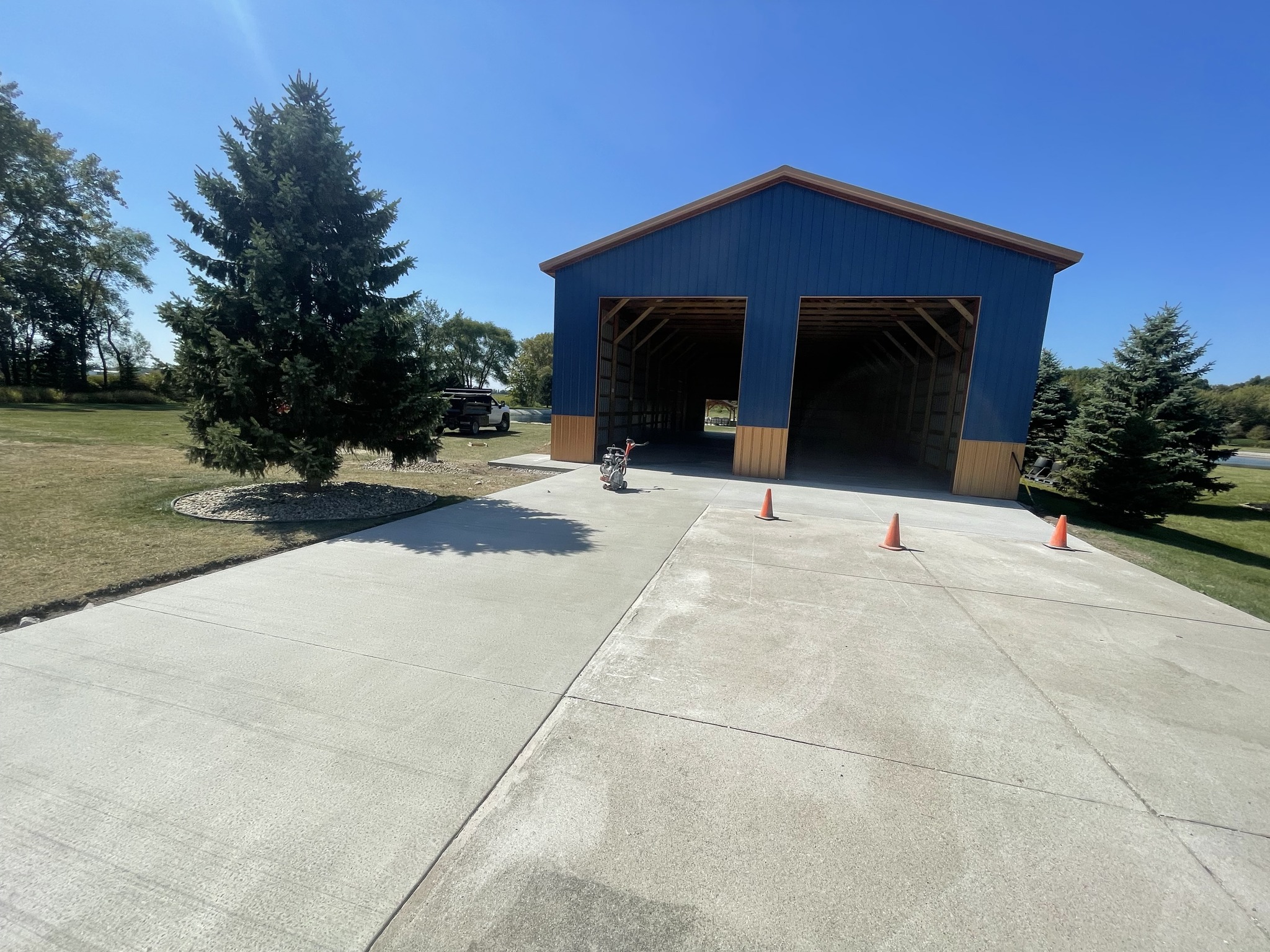 The Big Beautiful Barn - Image 3